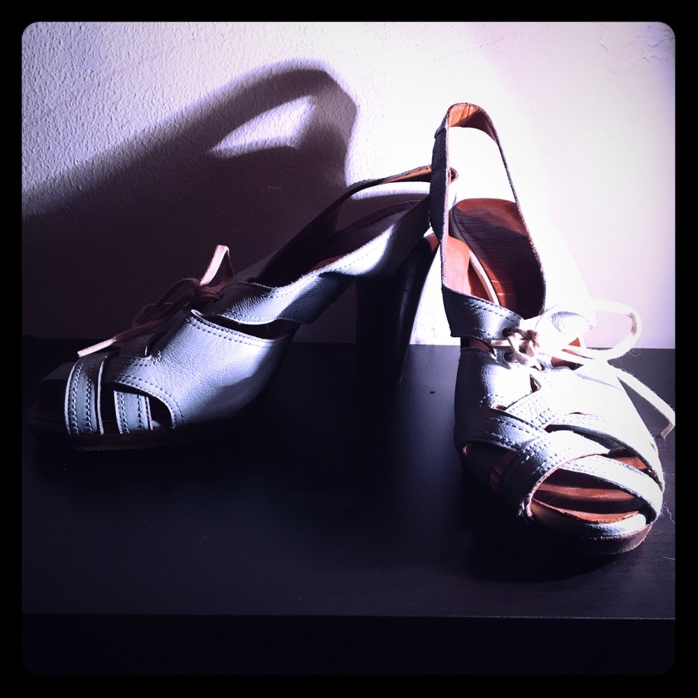 Chie Mihara light blue pumps